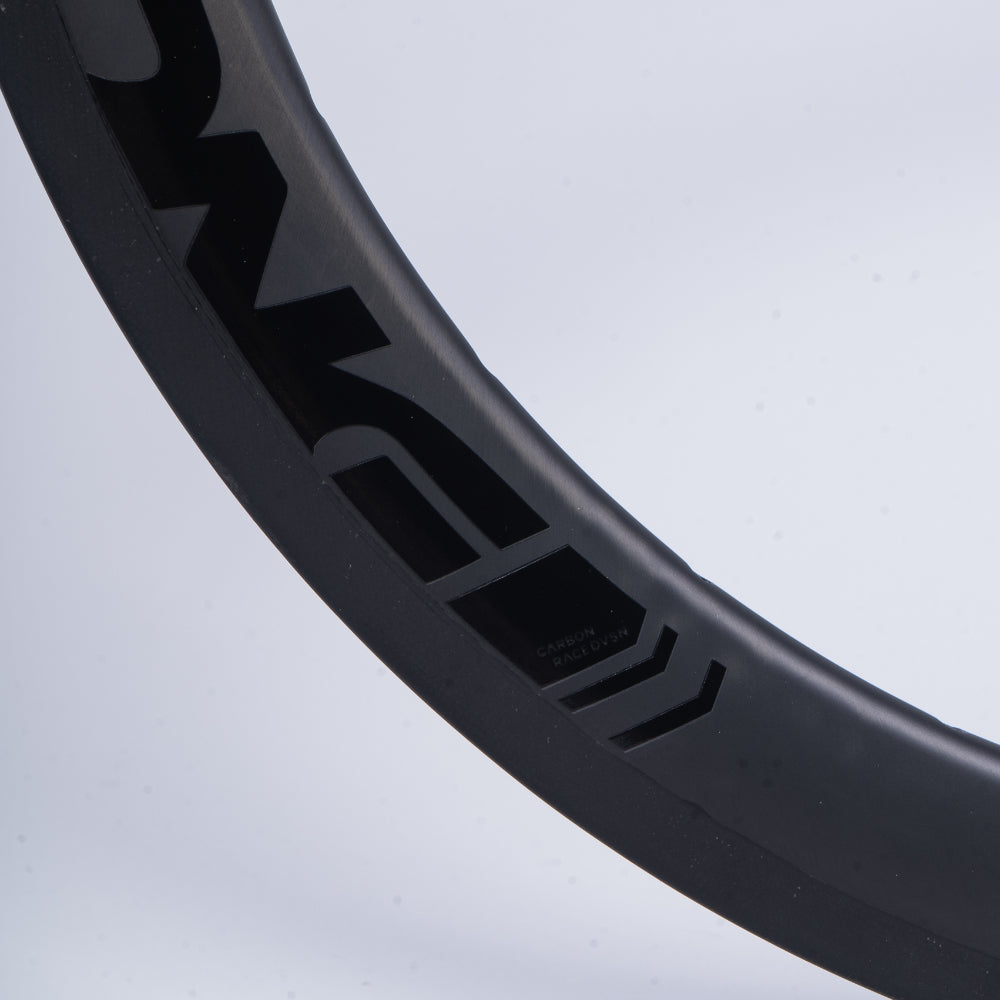 RACE DVSN EXPERT CARBON / 1 x 3/8" / RIMS / REAR