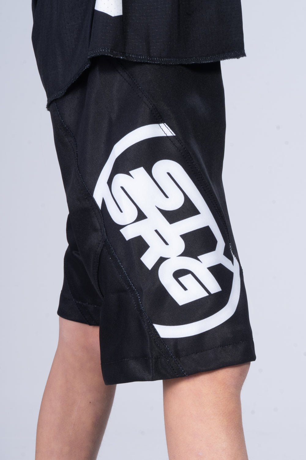 2020 STAY STRONG / RACE SHORTS / KIDS / BLACK WHITE